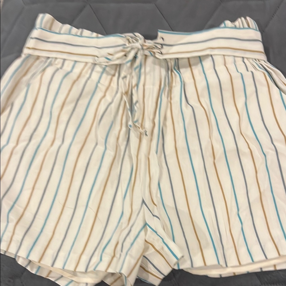 High Waist White and Blue Shorts with Striped Pattern